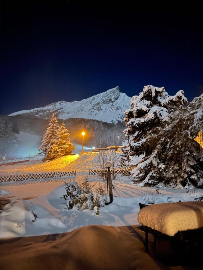 Maison L'Aiguille - 2 Appartements, 5 Chambres Et Table D'Hotes Au Pied De La Montagne A La Station De Laye エクステリア 写真